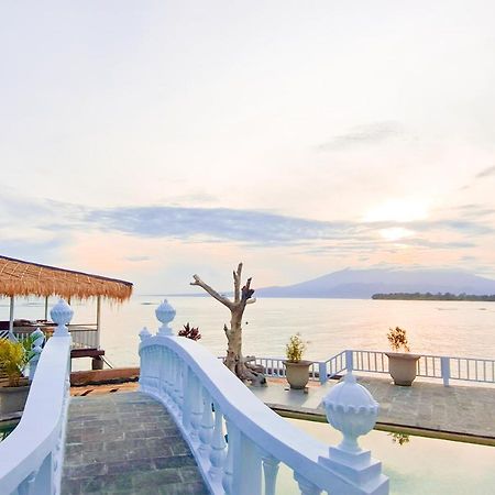 Gili Beachfront Suites Τζίλι Τραγουανγκάν Εξωτερικό φωτογραφία