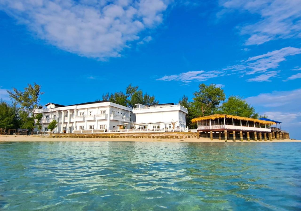 Gili Beachfront Suites Τζίλι Τραγουανγκάν Εξωτερικό φωτογραφία