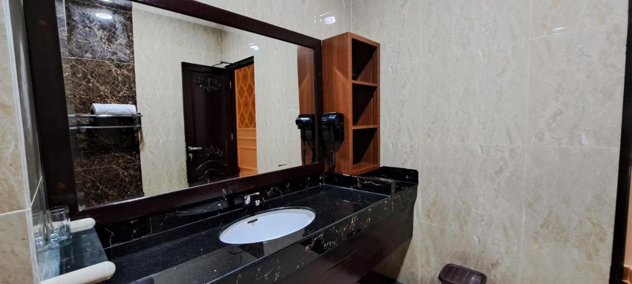 Gili Beachfront Suites Τζίλι Τραγουανγκάν Εξωτερικό φωτογραφία