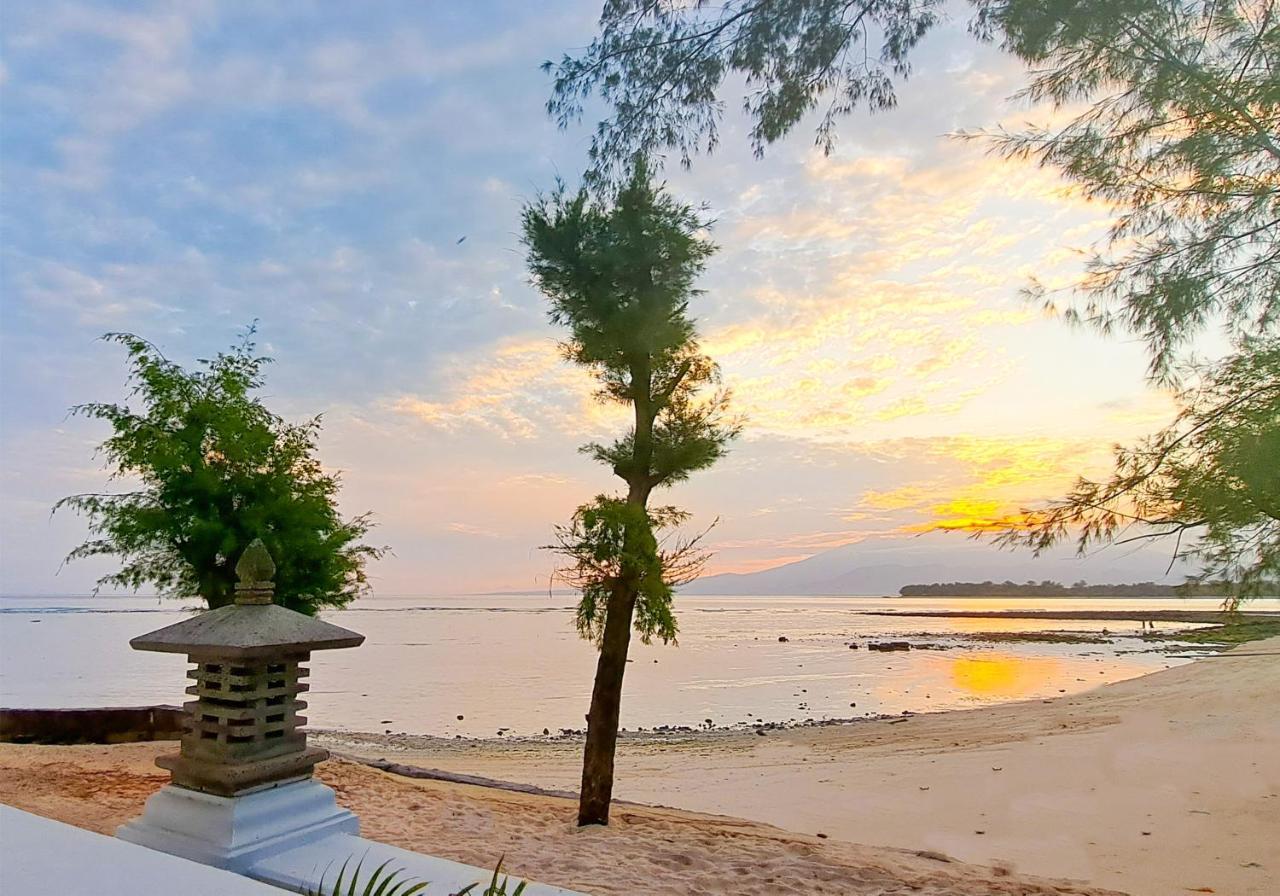 Gili Beachfront Suites Τζίλι Τραγουανγκάν Εξωτερικό φωτογραφία