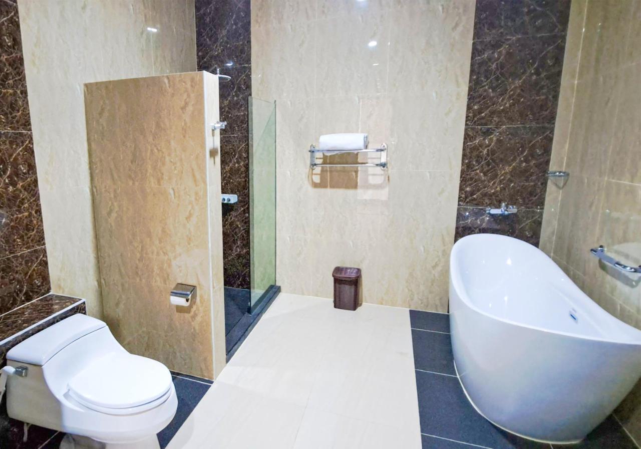 Gili Beachfront Suites Τζίλι Τραγουανγκάν Εξωτερικό φωτογραφία